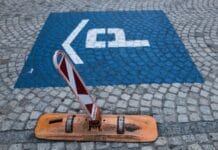 Strefa płatnego parkowania w Berlinie: aktualne opłaty, strefy i aplikacje parkingowe